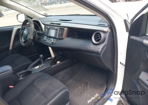 2015 Toyota Rav4 Xle z USA, uszkodzony, nr VIN 2T3WFREV1FW193023